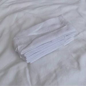 Aritzia Wilfred white crew socks